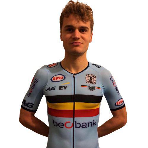 2022 Zwift Academy Finalist Jasper Paridaens in cycling jersey