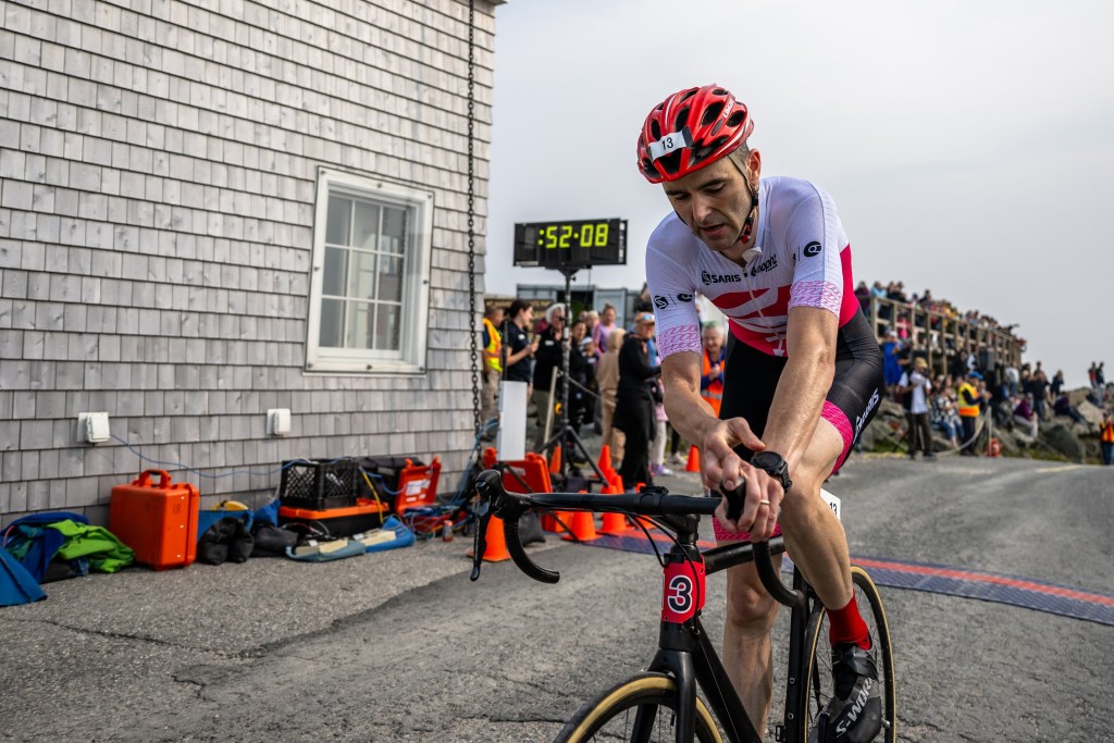 Cycling Esports Racers Win Mt. Washington - Cogburn finish